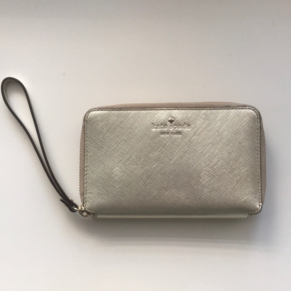 Kate spade lege wallet! Make me an offer!